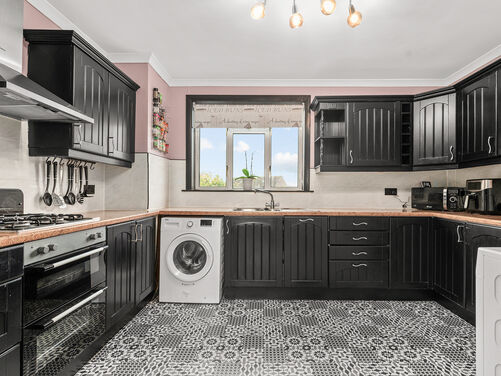 Redlands Road, Tullibody, FK10 2QH