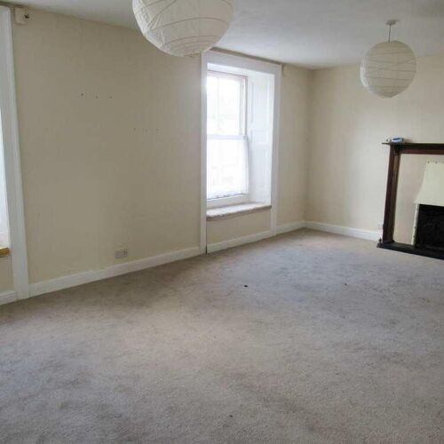 Flat 1 4 Heol Pentrerhedyn