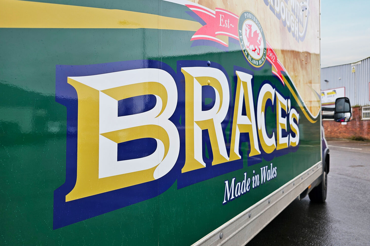 Brace's Bakery - 2x Iveco Daily Luton Box Van (Tiger Bay)