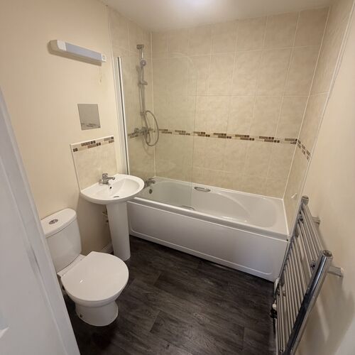 QUEENSWAY, BLETCHLEY - TWO BEDROOM