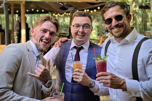 Gallery | Jolly Hucksters Mobile Bar Company | mobile bar Hertfordshire/mobile bar Buckinghamshire/mobile bar Hertfordshire/Wedding bar Buckinghamshire | wedding bar Hertfordshire | Real ale events bar /corporate events Hertfordshire/party bars Buckinghamshire/charity event bars