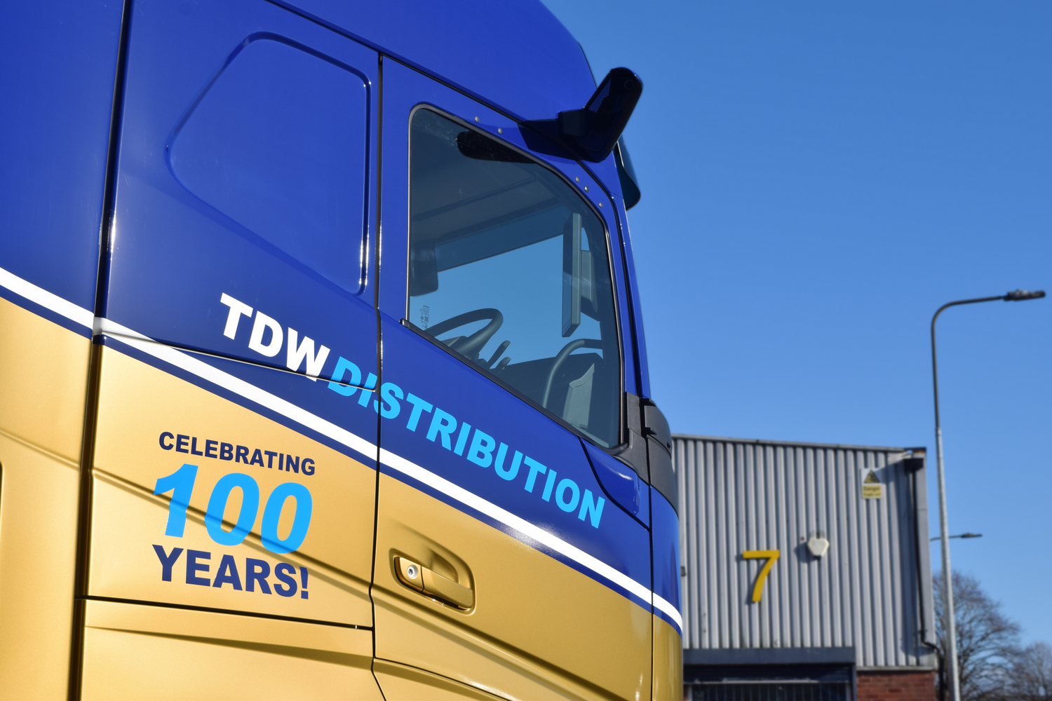 TDW Distribution - 5x Volvo FH5