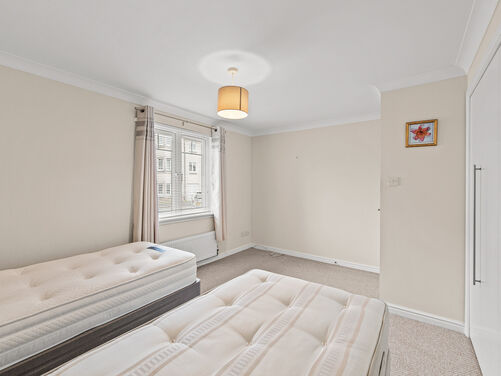 McCormack Place, Larbert, FK5 4TZ