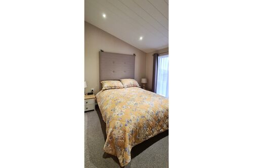 10 Roseland Lodge Park, Canada Hill, Rothesay, Isle of Bute, PA20 9EH