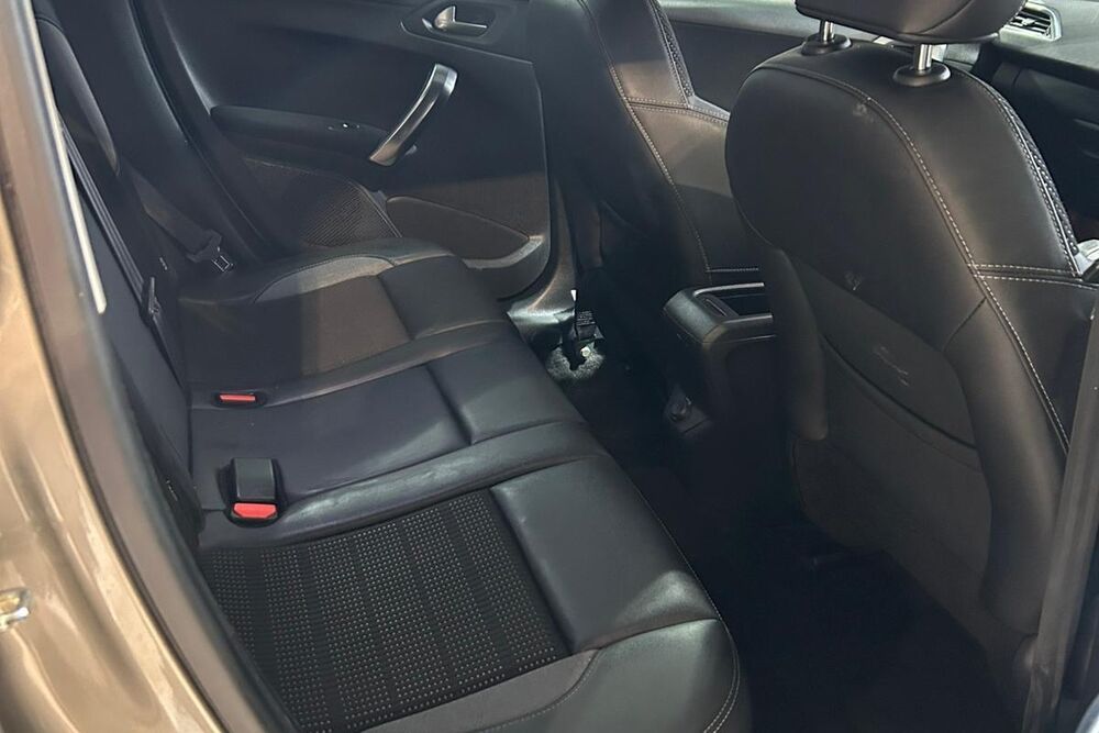 Peugeot 2008 1.6 e-HDi Allure 5dr