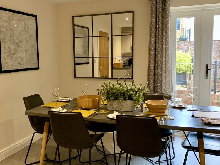 Welcome  | Holidayhouseludlow.co.uk | Self Catering Accommodation in Ludlow | Rental Home in Ludlow Town Centre with Secure Private Parking | Historic Places To Stay in Ludlow Shropshire
