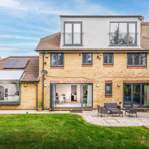 The Oaks, Watford WD19 4LR