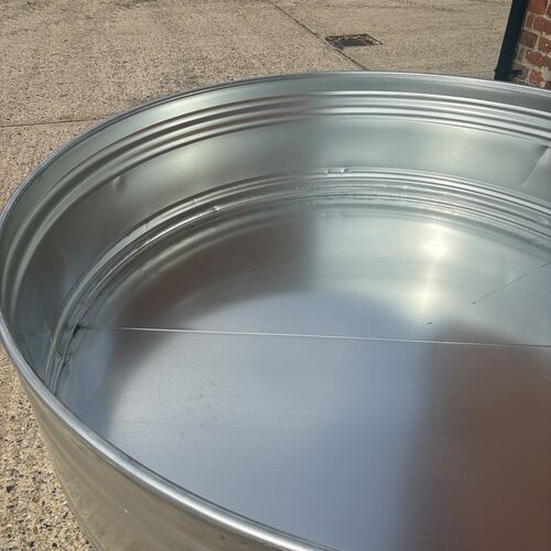 7ft round stock tank