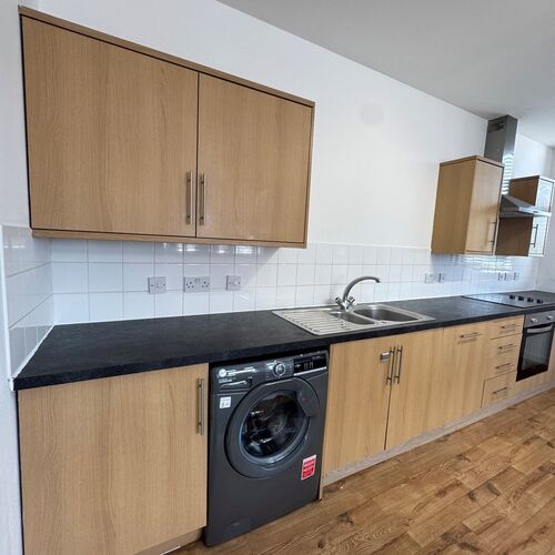 WATLING STREET, FENNY STRATFORD - 2 BEDROOM 2 BATHROOM