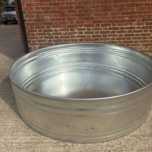 7ft round stock tank