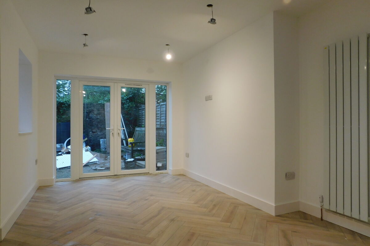 The Avenue, Lower Sunbury