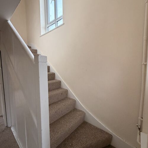 QUEENSWAY, BLETCHLEY - 3 BEDROOM MAISONETTE