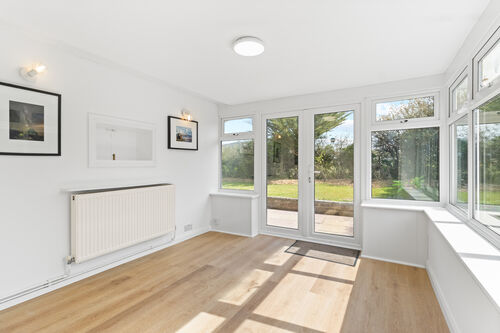 Glen Close, Polegate