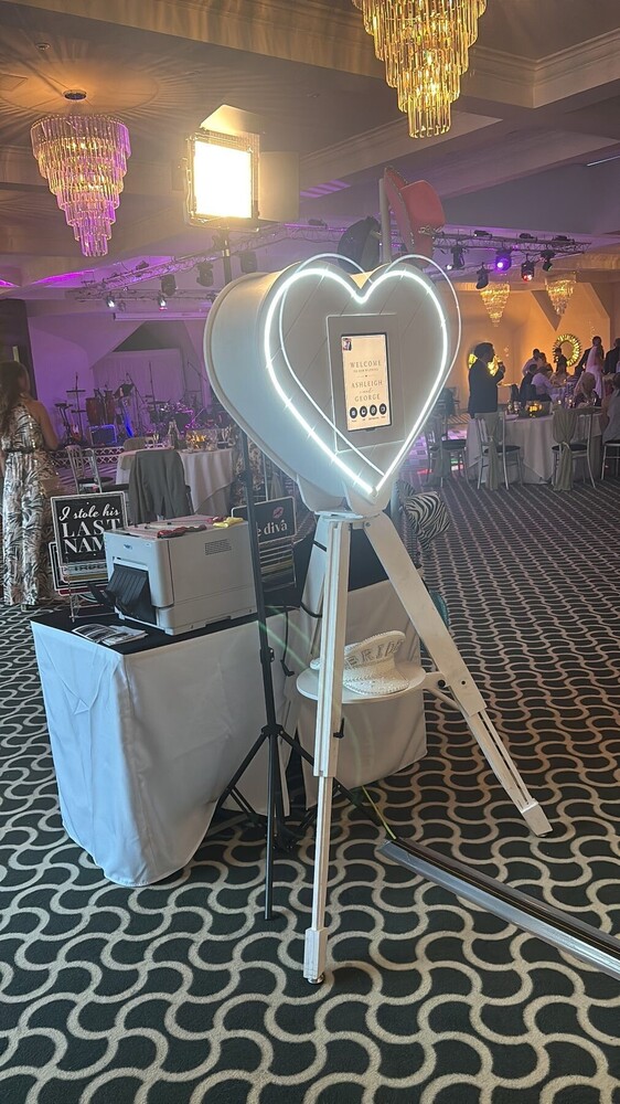 Ashleigh &amp; George’s Wedding at Old Thorns – Gatsby Room Wedding Photo Booth | Pic Me! by Sweetalicious | Wedding Photo Booth Hire Hampshire | Corporate Photo Booth Hire Southampton | Luxury Photo Booth Hire Bournemouth