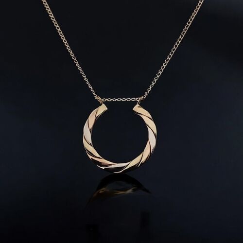 Tri colour horse shoe pendant