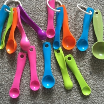 Pre Loved Measuring Spoons x 1 Complete Set
