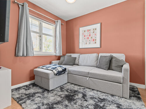 Caledonian Road, Alloa, FK10 1NS