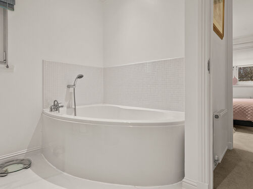 Denbecan, Alloa, FK10 1QZ