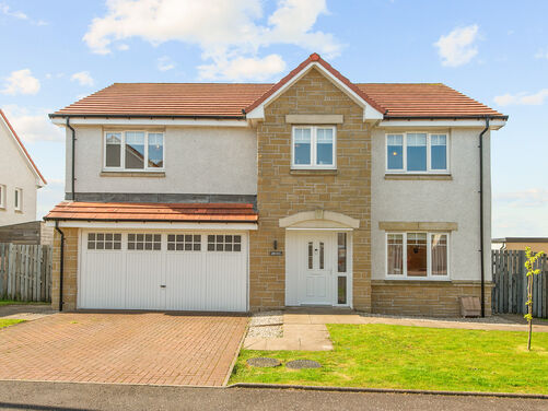 Wallace Crescent, Saline, KY12 9TN