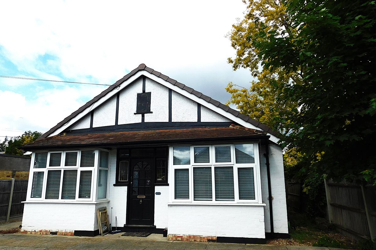 Vicarage Road, Sunbury