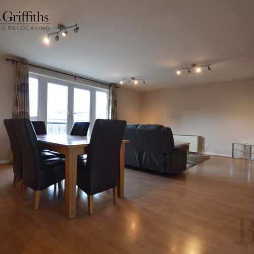 Renting in Cardiff - 3 Bedroom Duplex Penthouse Apartment, Cardiff Bay