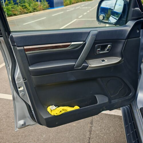 MITSHUBISHI Pajero Shogun 3.8 V6 2012 - Petrol Euro5 Ulez Compliant