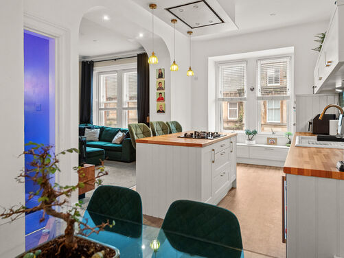 Vicar Street, Falkirk, FK1 1LL