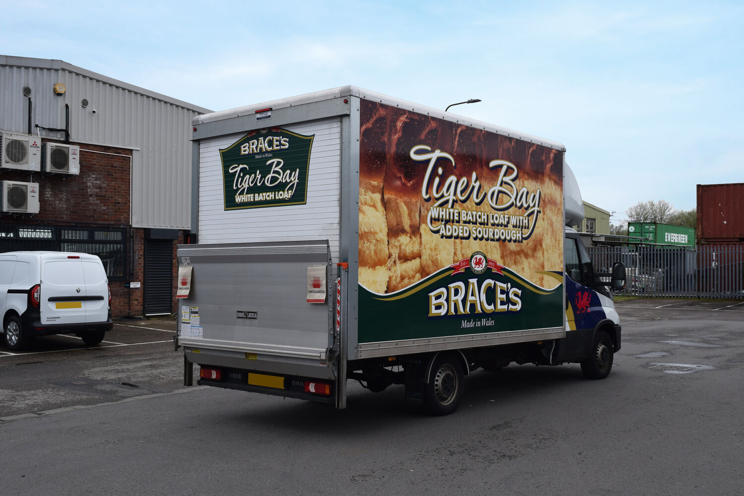 Brace's Bakery - 2x Iveco Daily Luton Box Van (Tiger Bay)