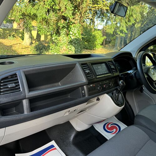 2016 VW T6 Camper Van 4 Berth 2.0 TDi T30 Black/White - Pro Conversion