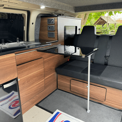 2007 Nissan Elgrand Camper Van 2.5V6 Auto 4 Berth