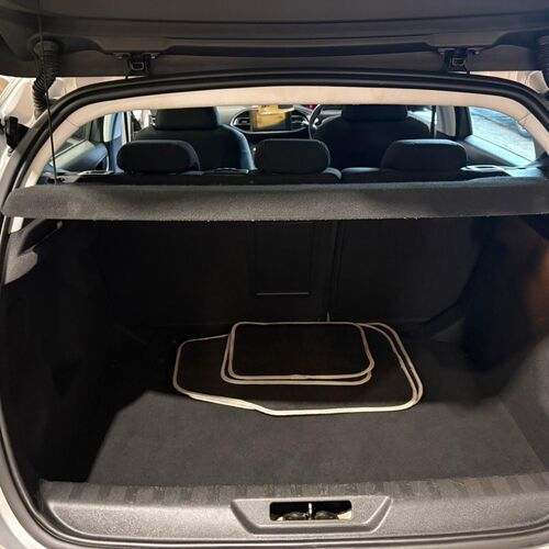 2015 (15) PEUGEOT 308 ALLURE 1.6 HDi DIESEL 5 DOOR 