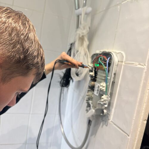 Gallery | Innovative Energy Systems Ltd | Emergency electrician Woking | Fuse board/Consumer unit replacement | Electrician Woking