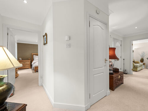 Sneddon Place, Airth, FK2 8GH