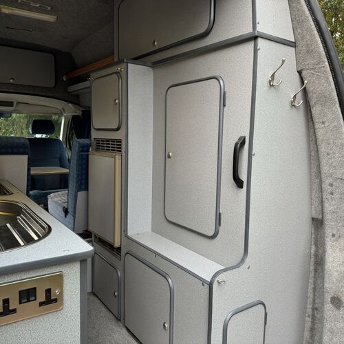 2006 VW T5 Aztec Campers High Top Camper Van 2.5TDi 130 LWB - 1 Owner 16yrs