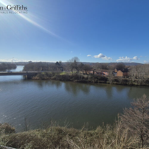 Renting in Cardiff - 2 bedroom apartment, Century Wharf, Cardiff Bay