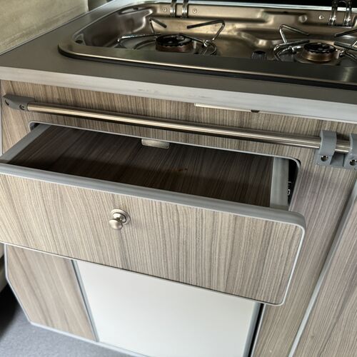 2005 Nissan Elgrand Camper Van 3.5 V6 - Blue - ProConversion - 1 UK Owner 8yrs