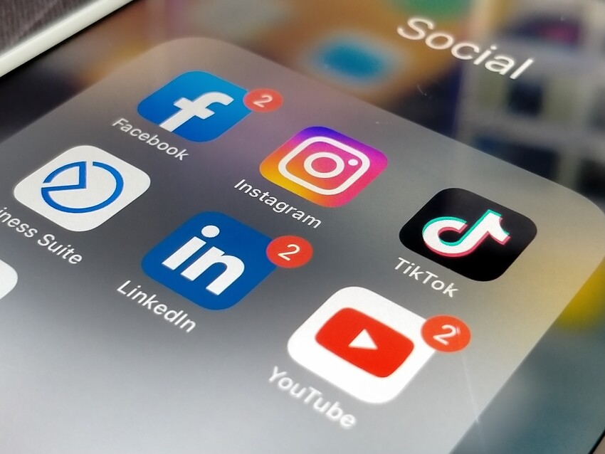 Fixed Fee Contracts for Social Media Freelancers in the UK