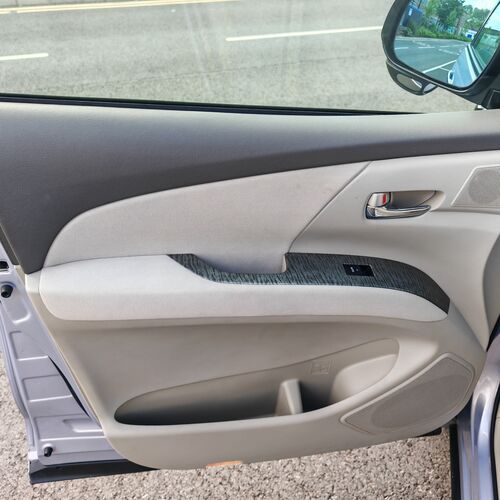 TOYOTA ESTIMA HYBRID E-FOUR