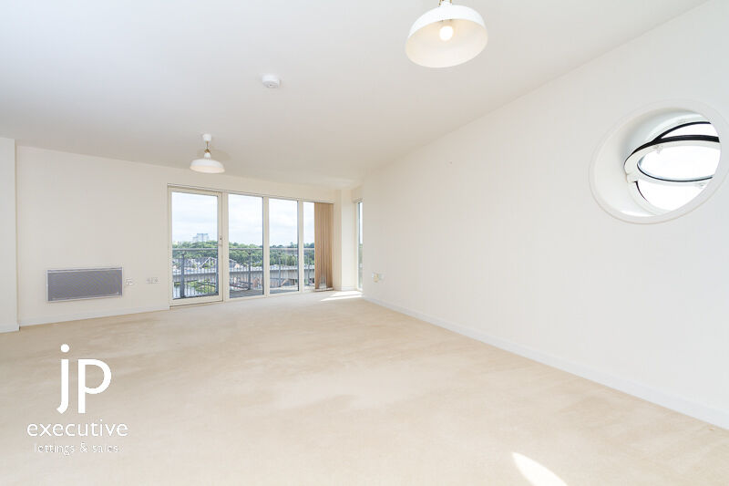 ROMA HOUSE VICTORIA WHARF CARDIFF BAY UNFURNISHED THREE BEDROOM APARTMENT WITH WATER VIEWS.