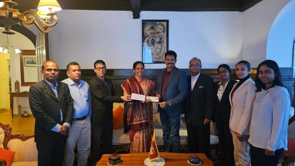 மலையகம் 200 முத்திரையை வழங்கிய செந்தில் தொண்டமான்