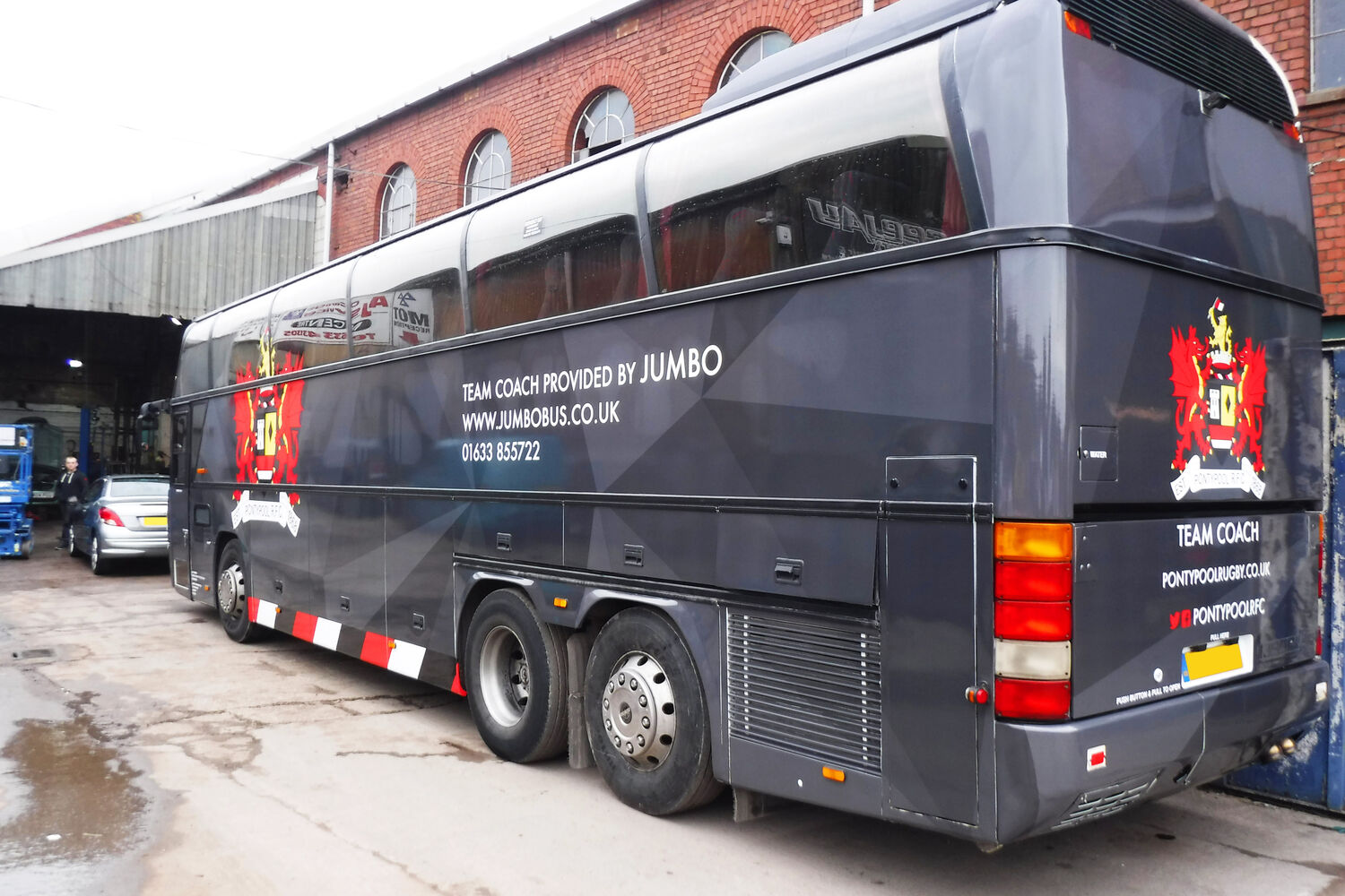 Pontypool RFC - Neoplan Cityliner