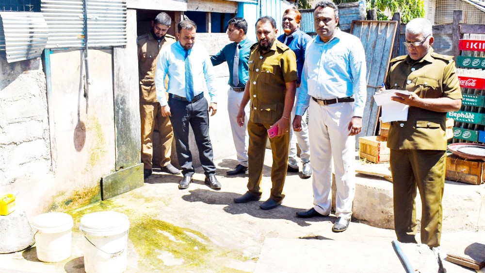 கல்முனை வர்த்தக நிலையங்களில் களப்பரிசோதனை முன்னெடுப்பு