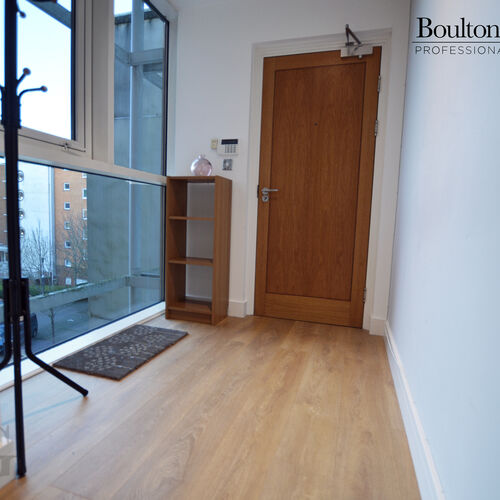 Renting in Cardiff - 2 bedroom apartment, Century Wharf, Cardiff Bay