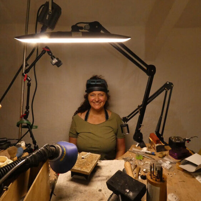 About | Gypsy Jeweller | One to one jewellery tuition |  Learn enamelling and stone setting | Unique handcrafted jewellery