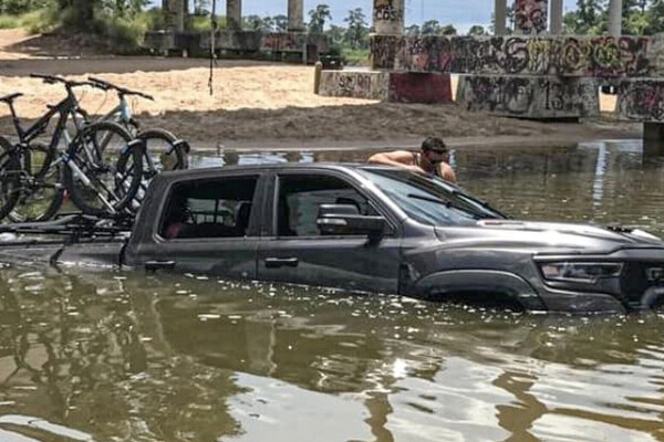 Bike Hire Ballater, Electric Bike Scotland, Carbon Road Bike Hire