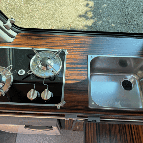 2002 Mazda Bongo Special 2.5V6 Auto 4 Berth