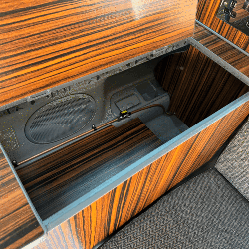 2002 Mazda Bongo Special 2.5V6 Auto 4 Berth