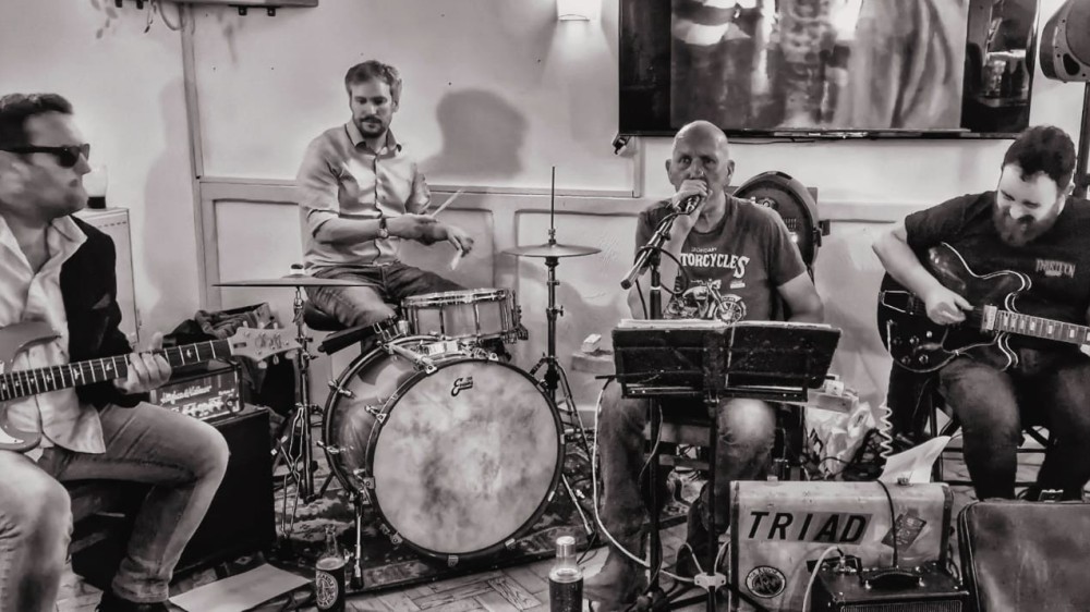 Gutbucket blues from the deep south of Gloucestershire...