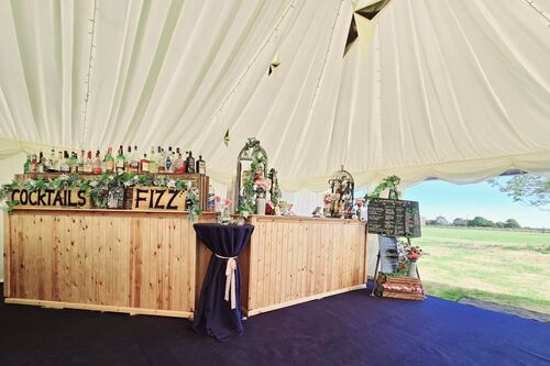 Gallery | Jolly Hucksters Mobile Bar Company | mobile bar Hertfordshire/mobile bar Buckinghamshire/mobile bar Hertfordshire/Wedding bar Buckinghamshire | wedding bar Hertfordshire | Real ale events bar /corporate events Hertfordshire/party bars Buckinghamshire/charity event bars