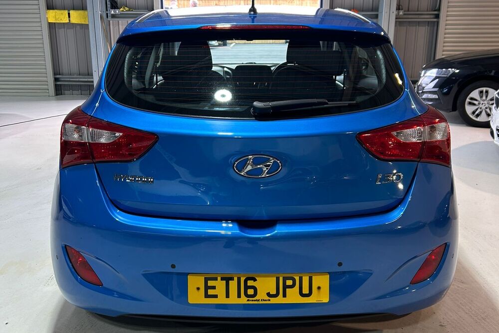 HYUNDAI i30